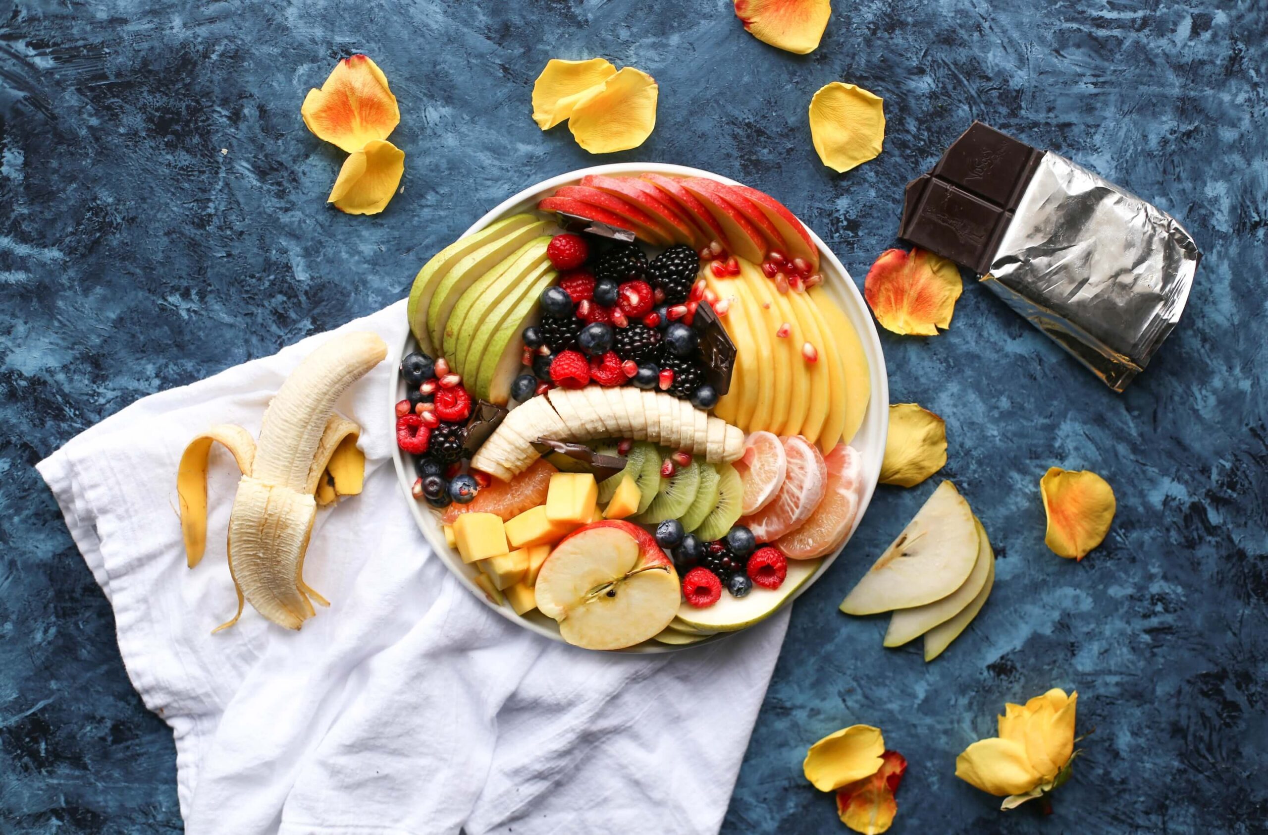 Fruit Platter with Banana, Mango, Berries and Orange – gelateria sottani